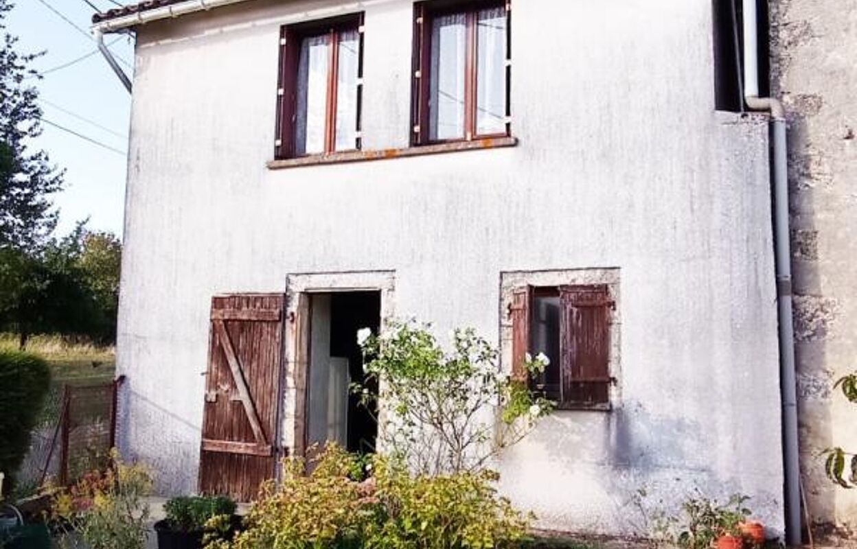 maison 3 pièces 55 m2 à vendre à Saint-Gourson (16700)