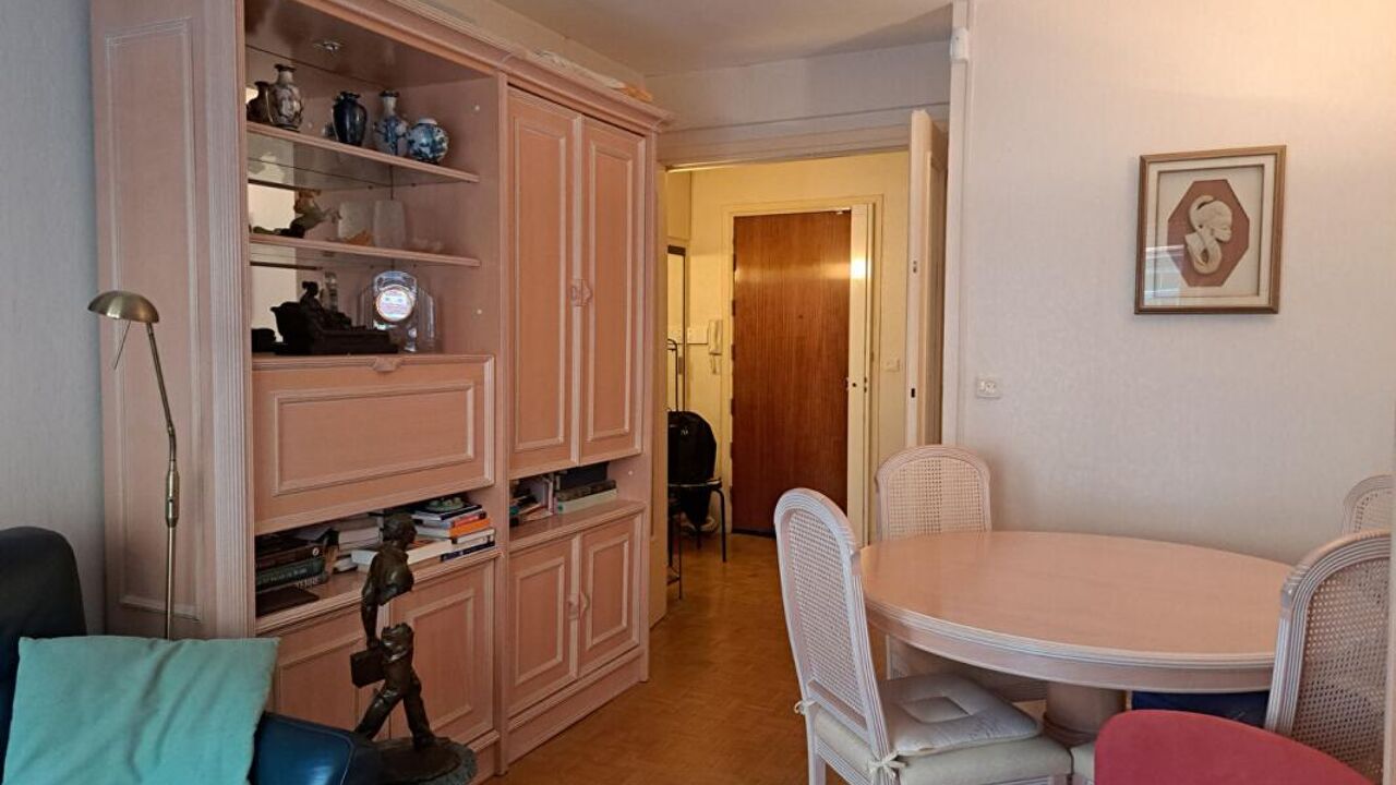 appartement 2 pièces 51 m2 à vendre à Paris 15 (75015)