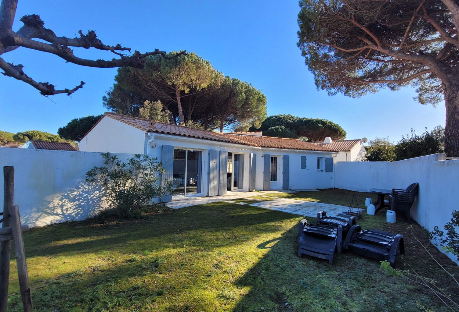 Maison à vendre 5 pièces - 4 chambres - Le Bois Plage en Ré — photo 1