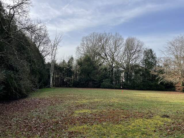 Terrain constructible — photo du bien