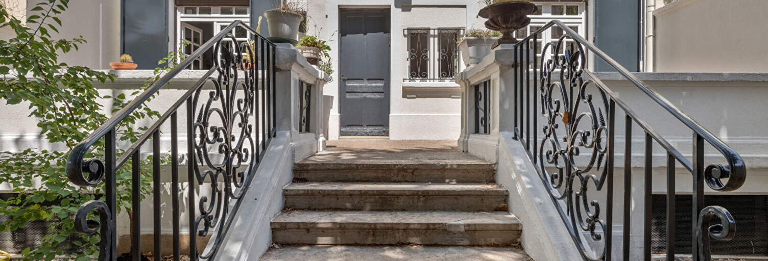 Maison 11 Pièces 541 m² à vendre à Lyon 8 (69008)