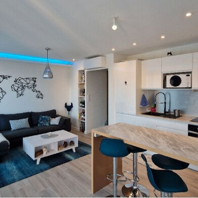 Appartement 2 pièces 910 €