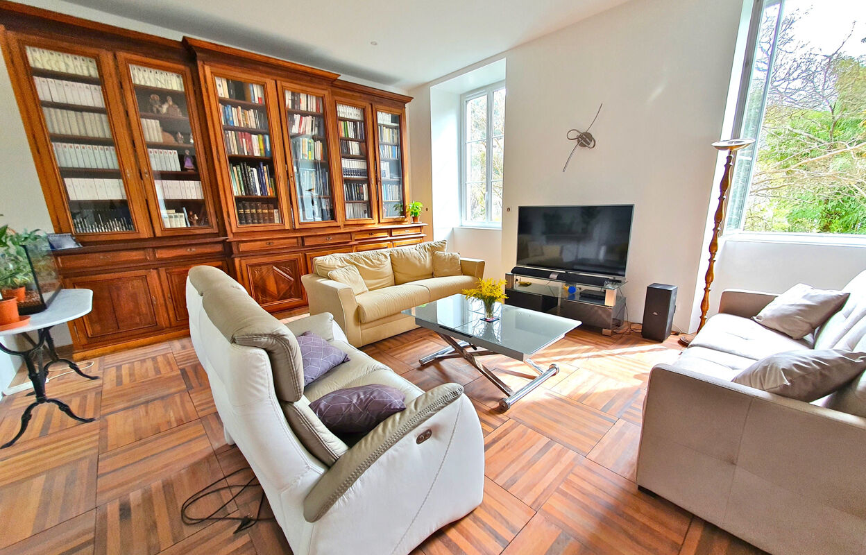 appartement 12 pièces 400 m2 à vendre à Vals-les-Bains (07600)