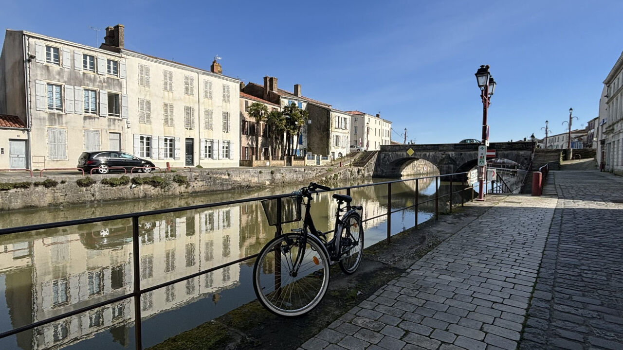 immeuble  pièces 221 m2 à vendre à Marans (17230)