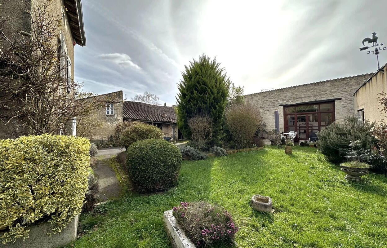 maison 5 pièces 145 m2 à vendre à Neuville-de-Poitou (86170)