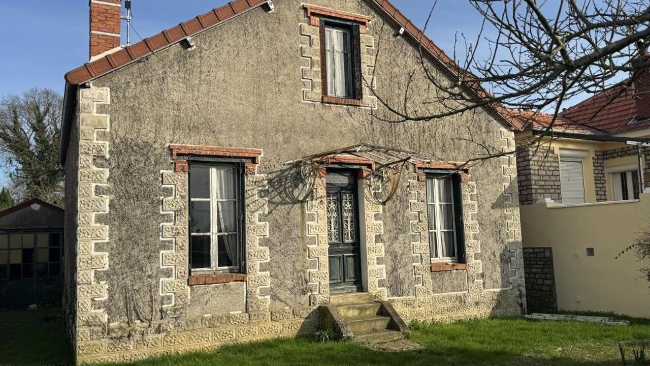 maison 4 pièces 70 m2 à vendre à Saint-Amand-Montrond (18200)