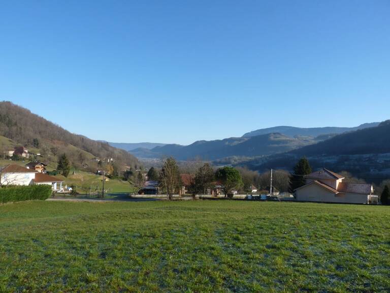EXCLUSIVITÉ - UN HECTARE DE TERRAIN À BÂTIR, PLEINE VUE ! — photo 1