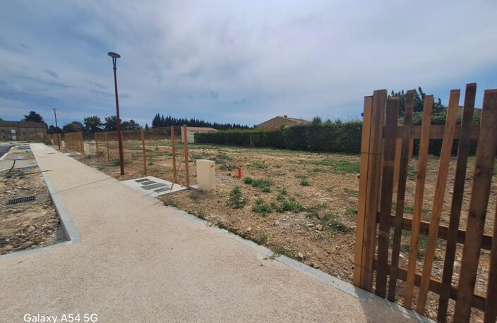 TERRAIN A BATIR DE 305 M² VIABILISE ET LIBRE CONSTRUCTEUR — photo 4