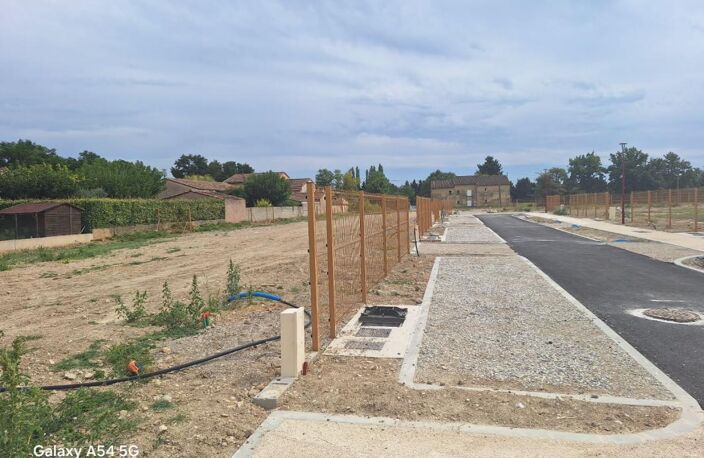 TERRAIN A BATIR DE 305 M² VIABILISE ET LIBRE CONSTRUCTEUR — photo 5