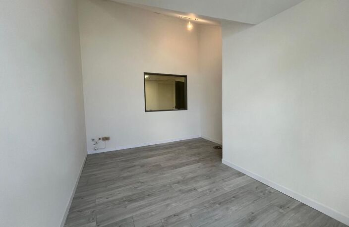 Bureau À Louer — photo 3
