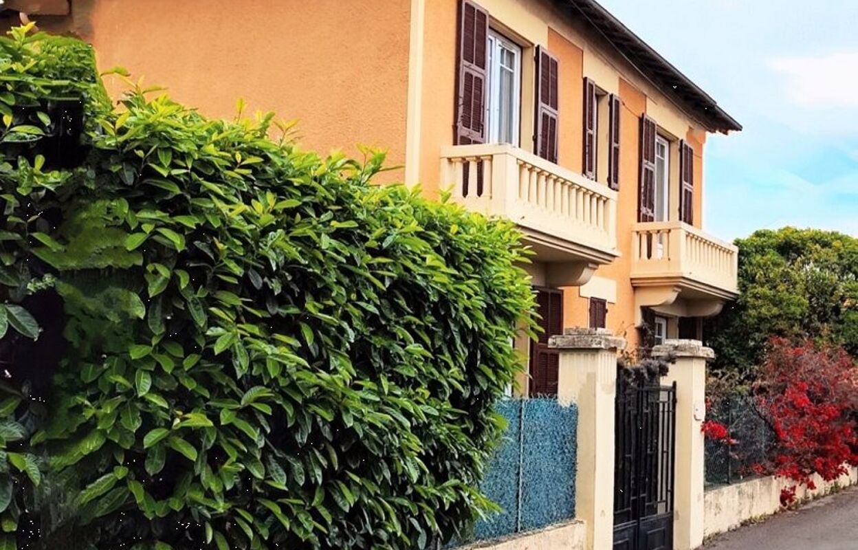 maison 6 pièces 128 m2 à vendre à Cagnes-sur-Mer (06800)