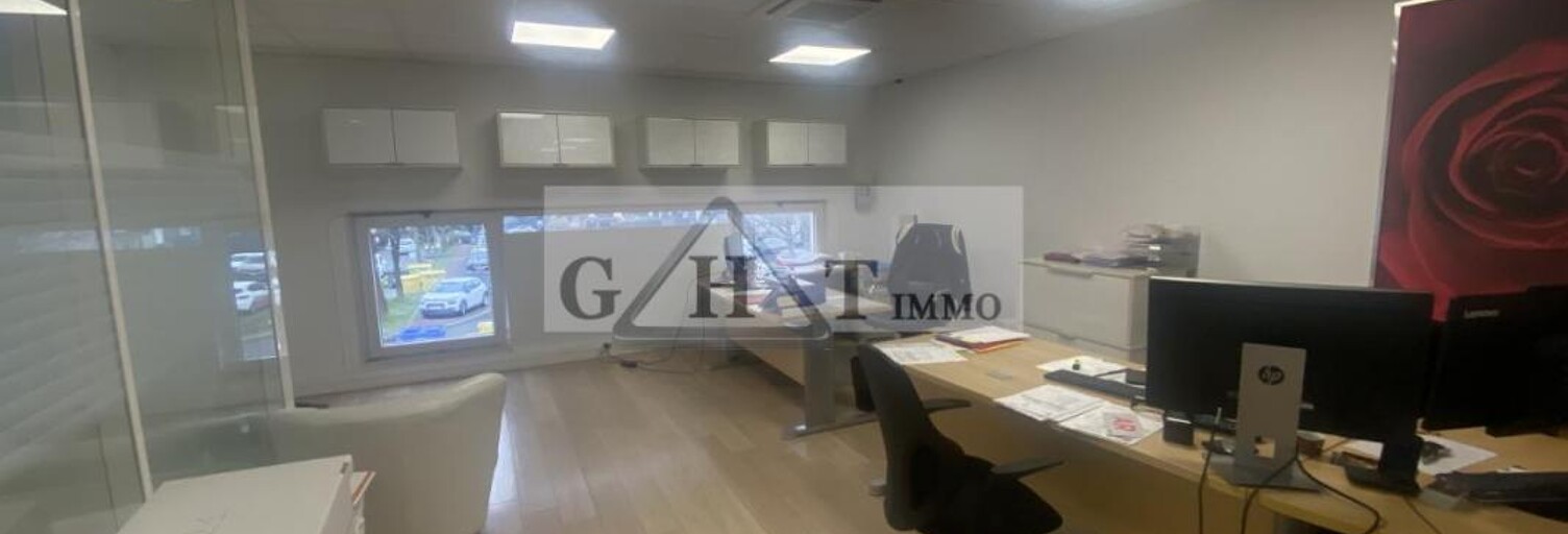 Local industriel  160 m² à louer à Créteil (94000)