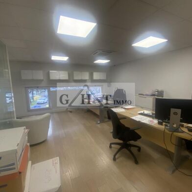 Local industriel  2600 €