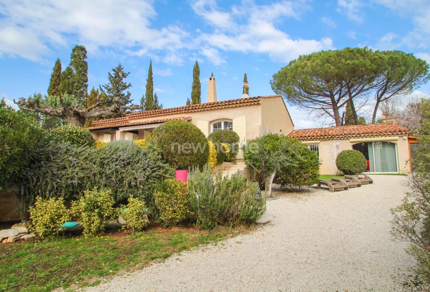 Magnifique villa de plain-pied avec dépendance — photo 1