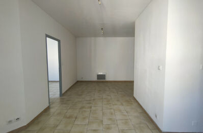location appartement 531 € CC /mois à proximité de Domazan (30390)