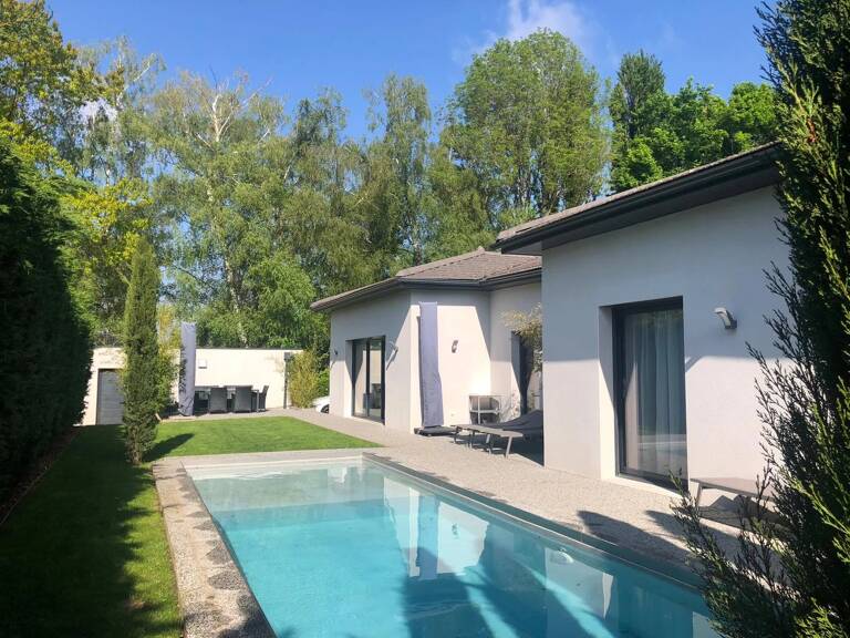 EXCLUSIVITÉ – TRAMOYES. Villa récente PLEIN PIED 146m² Terrain 980m² — photo 1