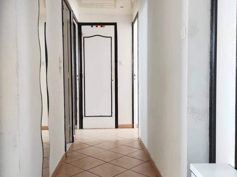 MEYZIEU - Appartement de Type T3 / 4 de 71 m² avec balcon — photo 1
