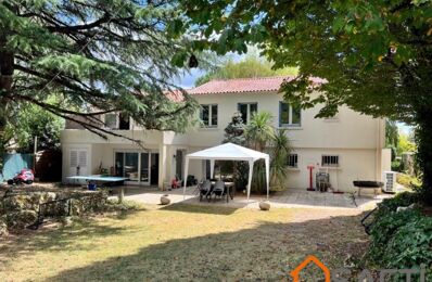 vente maison 295 000 € à proximité de Saint-Bris-des-Bois (17770)