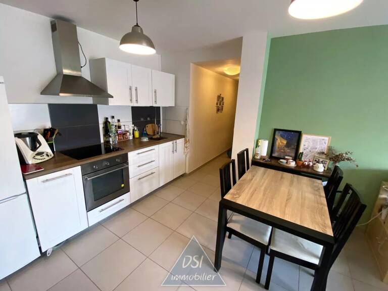 VILLEURBANNE - REPUBLIQUE - T3 61 m² - 2 caves - — photo 1
