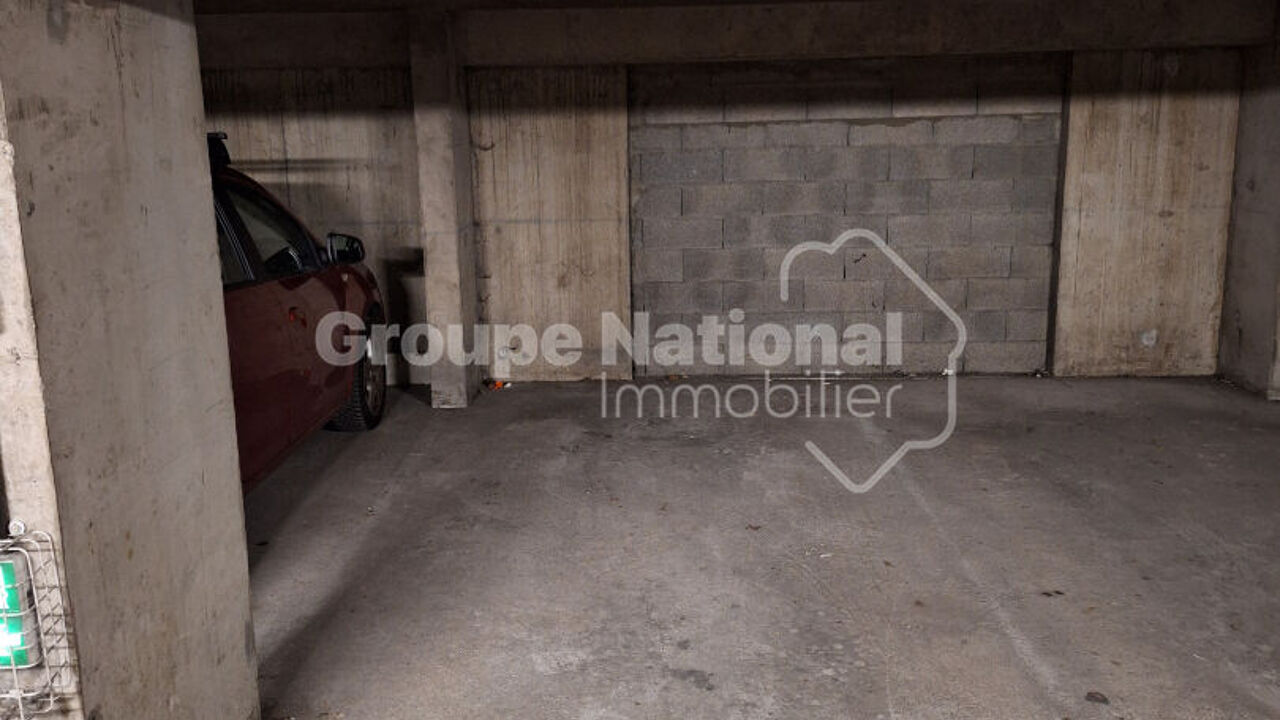 garage  pièces  m2 à louer à Lyon 8 (69008)