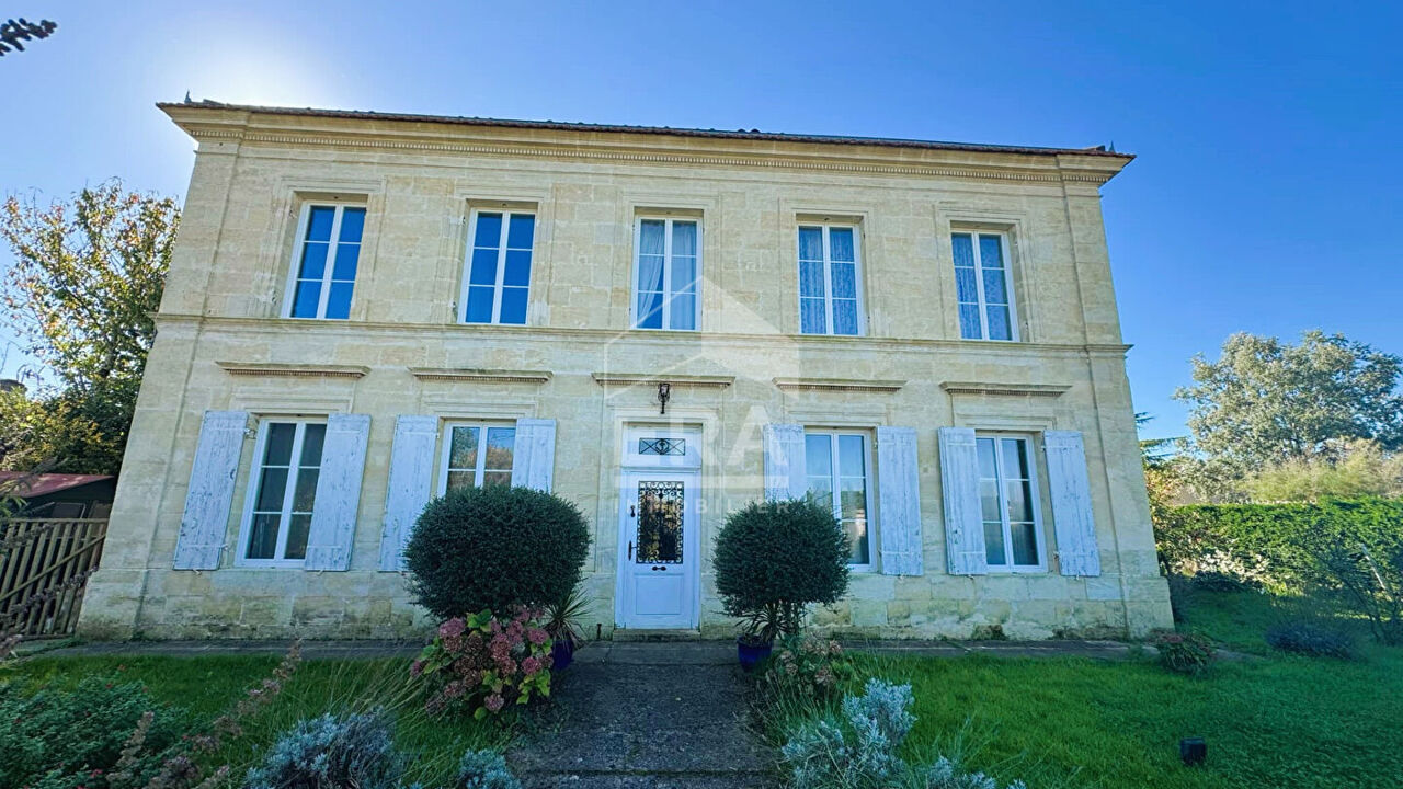 maison 7 pièces 300 m2 à vendre à Bourg (33710)