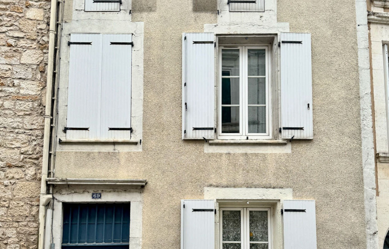 appartement 3 pièces 48 m2 à vendre à La Rochefoucauld (16110)