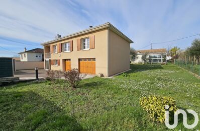 vente maison 223 000 € à proximité de Saint-Simeux (16120)