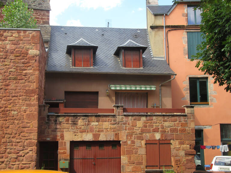 EXCLUSIVITE CLAIRVAUX D'AVEYRON Maison de village en pierre avec terrasse et garage — photo 1