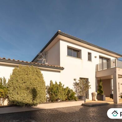 Maison 7 pièces 710000 €