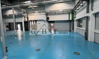 Local industriel  1800 m² à louer à Ivry-sur-Seine (94200)