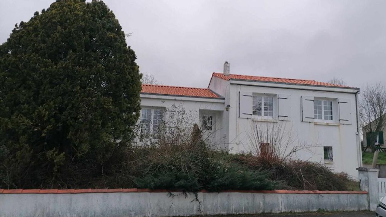 maison 5 pièces 93 m2 à vendre à Sérigné (85200)