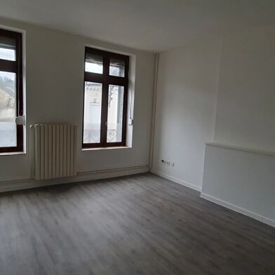 Appartement  390 €