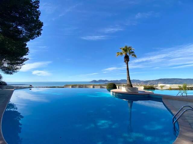 Cannet/ Mougins vente luxueux appartement 4 pièces Terrasse, vue mer, Piscine — photo du bien