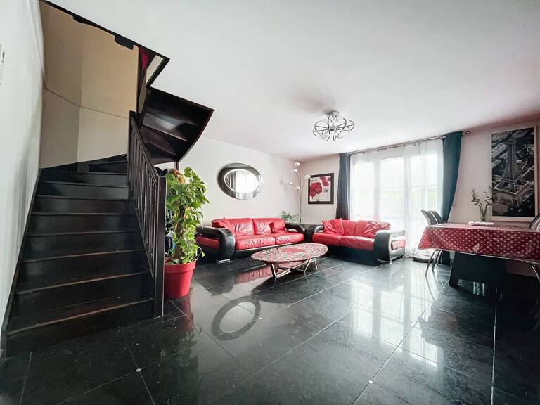 Maison 4 pièces avec jardin — photo 1