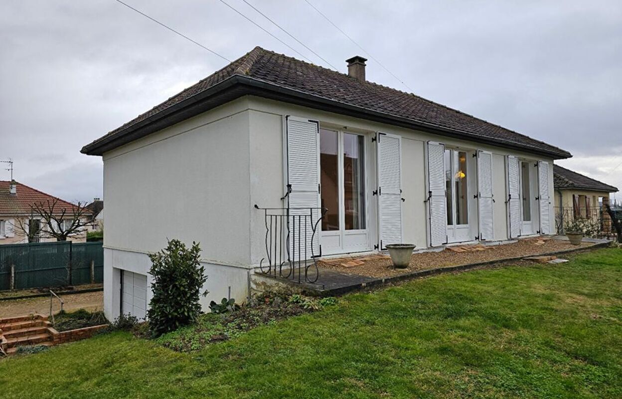 maison 4 pièces 74 m2 à vendre à Saint-Doulchard (18230)