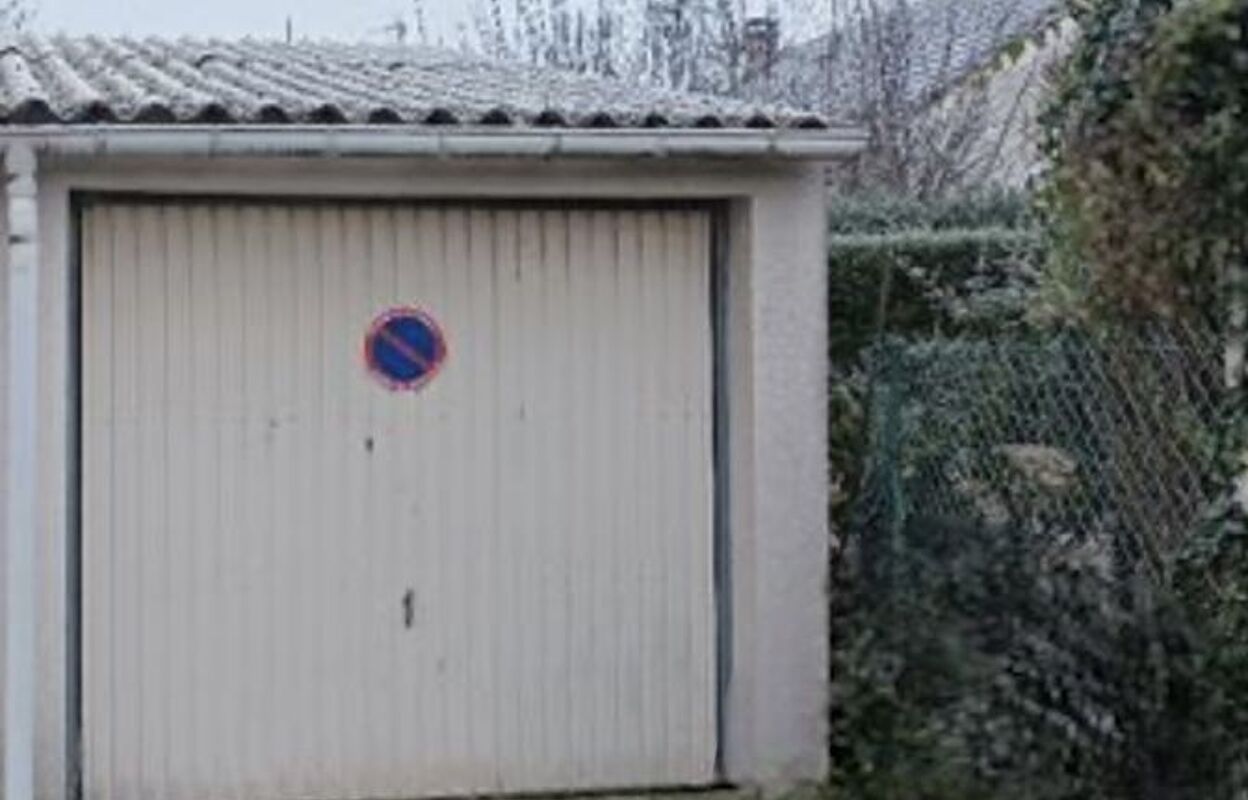 garage  pièces 13 m2 à vendre à Montereau-Fault-Yonne (77130)