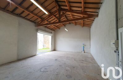 vente garage 38 500 € à proximité de Saint-Amant-de-Boixe (16330)