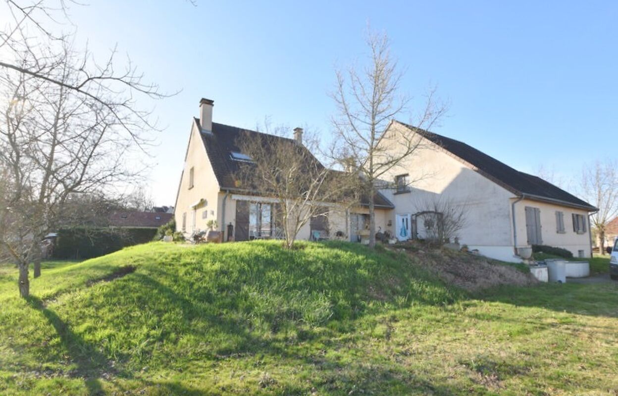 maison 12 pièces 357 m2 à vendre à Rigny-sur-Arroux (71160)