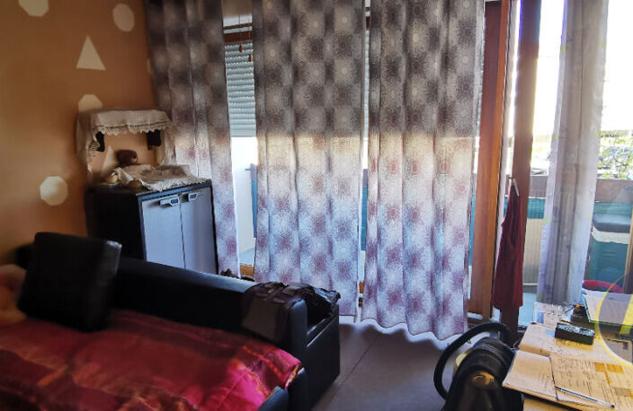 Studio 29.61 m² loué à SAINTES - RIVE DROITE — photo 5