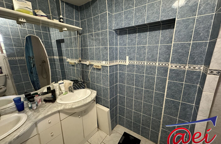 Superbe maison en pierre type 6 + dépendances garage sur 350 m? — photo 4
