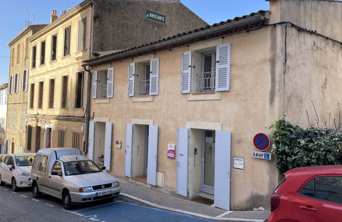 EXCLUSIVITE Immeuble de 450 m2, avec garages, au coeur du vi — photo 2