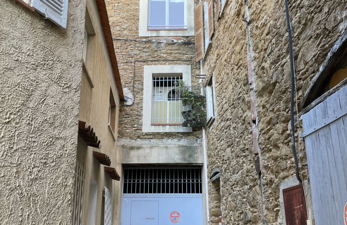 EXCLUSIVITE Immeuble de 450 m2, avec garages, au coeur du vi — photo 4
