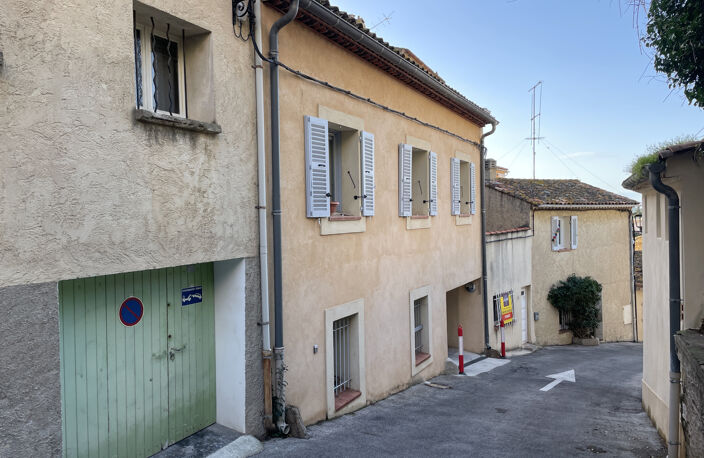 EXCLUSIVITE Immeuble de 450 m2, avec garages, au coeur du vi — photo 5
