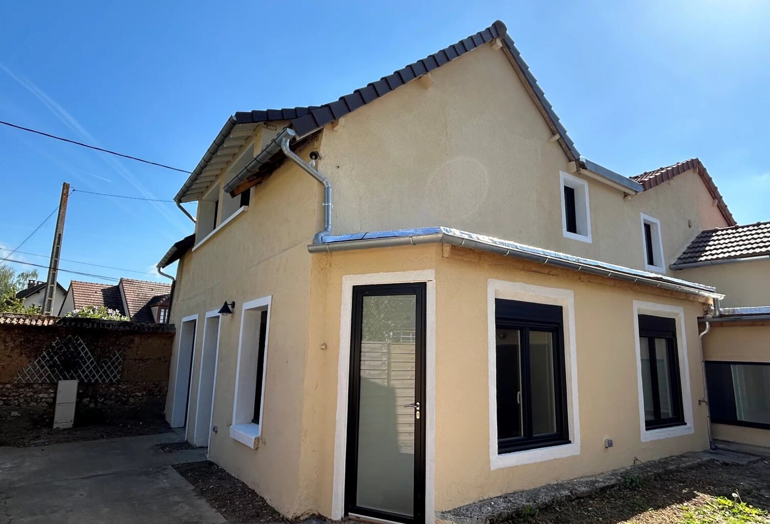 A LOUER - Maison 4 pièces à SAINT-PREST refaite à neuf — photo 1