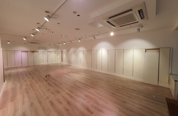 Local commercial — photo 2
