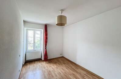 location appartement 470 € CC /mois à proximité de Saint-Sandoux (63450)
