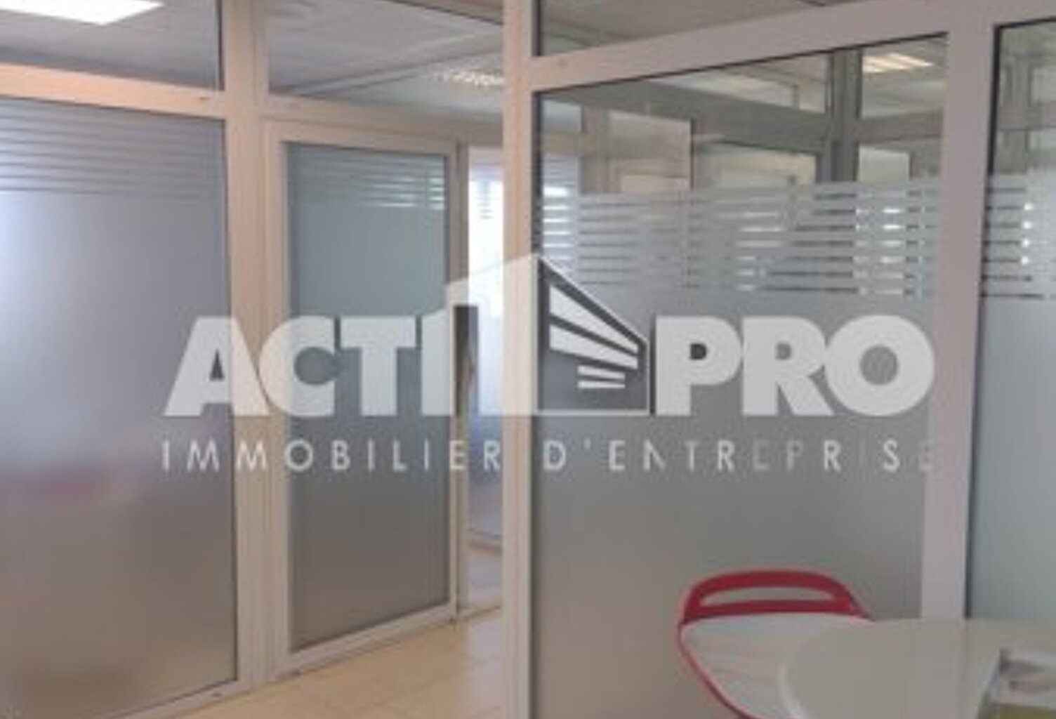 Bureaux à louer — photo 1