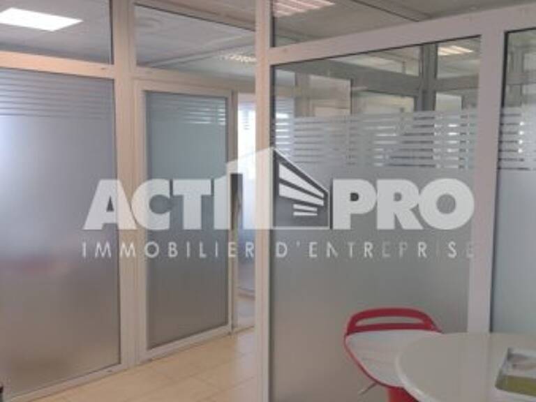 Bureaux à louer — photo 1