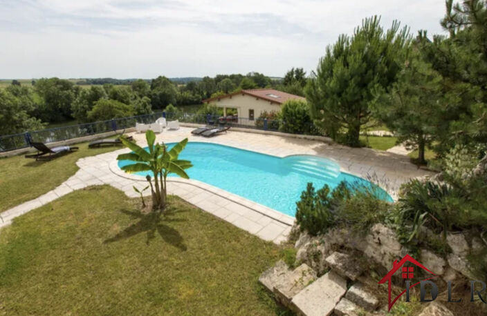 Magnifique Villa de 9 Pièces avec Vue sur la Rivière, Piscin — photo 2