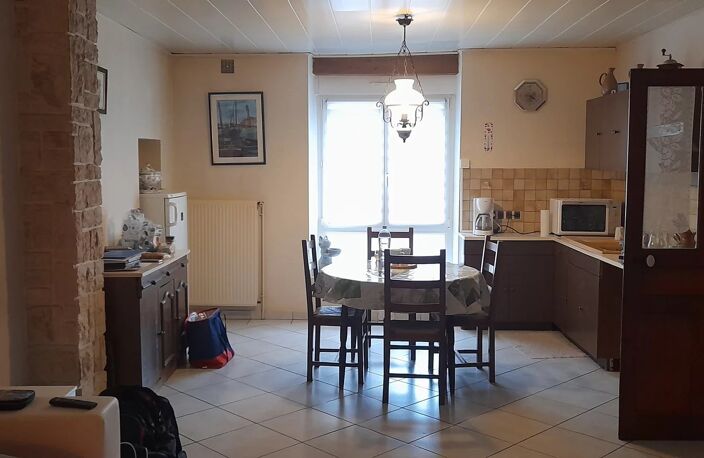 grande Maison centre village sans terrain — photo 4